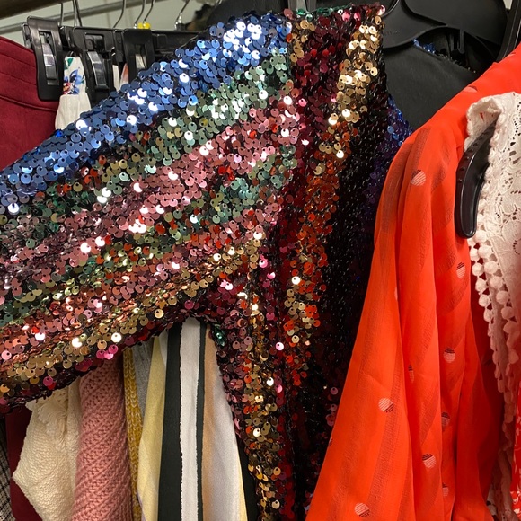 XO RACHEL 🌈 Let me help u buy reseller inventory! - Picture 8 of 13